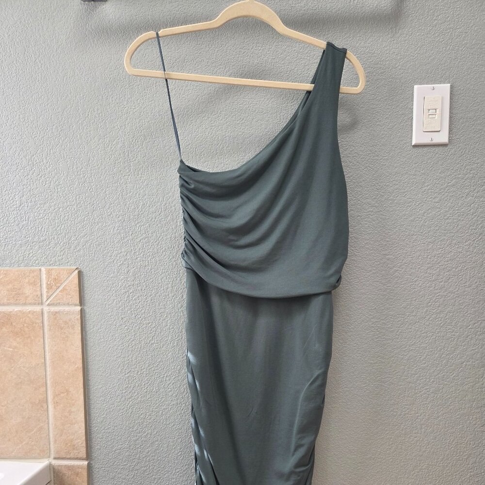 Express Body Contour One Shoulder Ruched Mini Dress - M